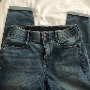 APT 9 Tummy Control Crop Jean, SZ 12